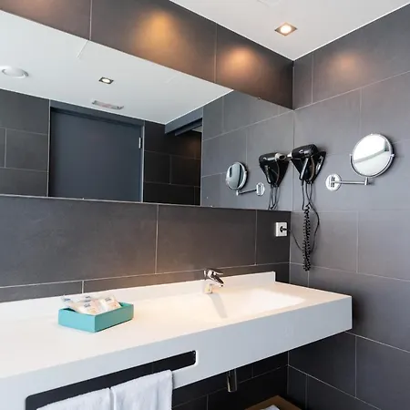 Atenea Port Barcelona 4*